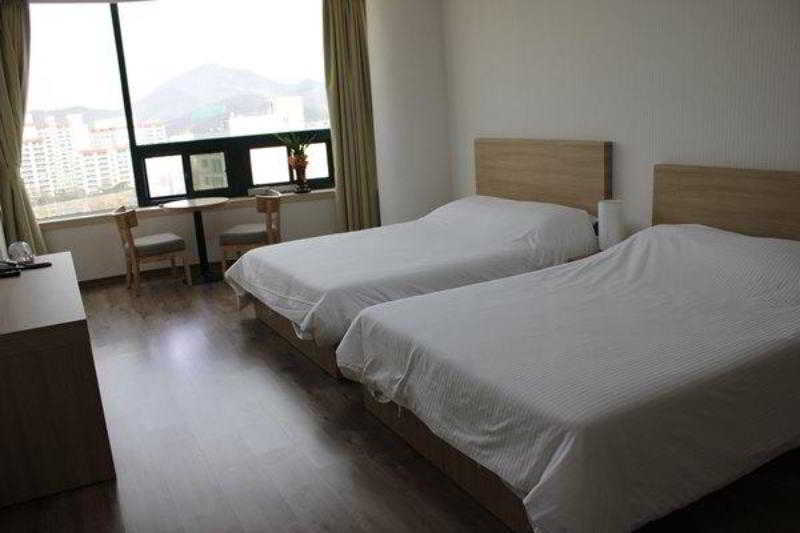 יאוסו Elena Business Hotel מראה חיצוני תמונה