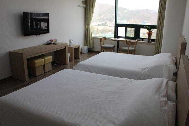 יאוסו Elena Business Hotel מראה חיצוני תמונה