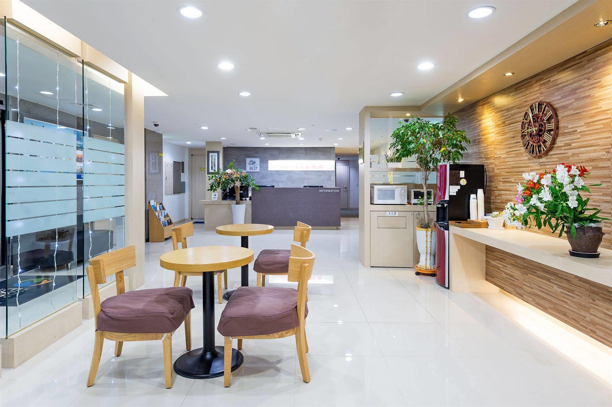 יאוסו Elena Business Hotel מראה חיצוני תמונה