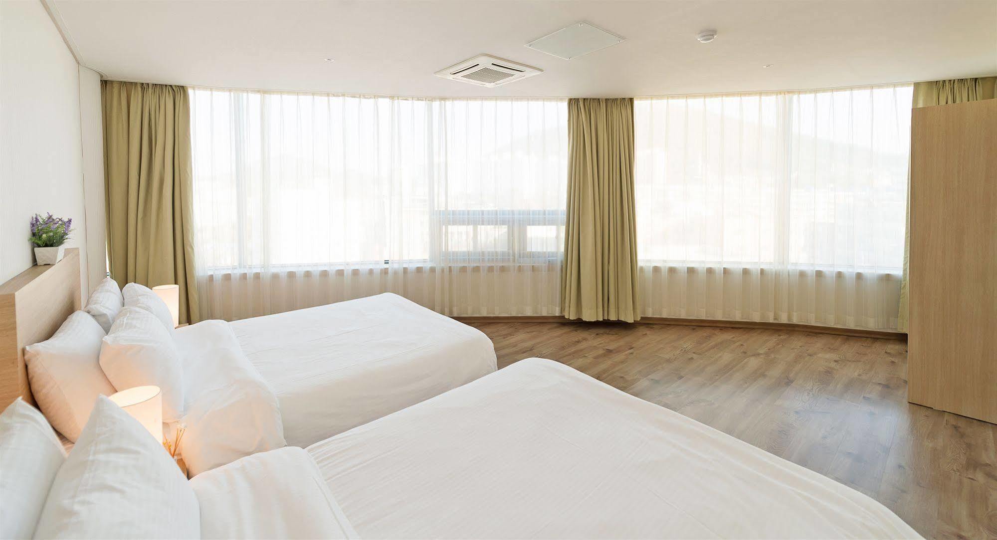 יאוסו Elena Business Hotel מראה חיצוני תמונה