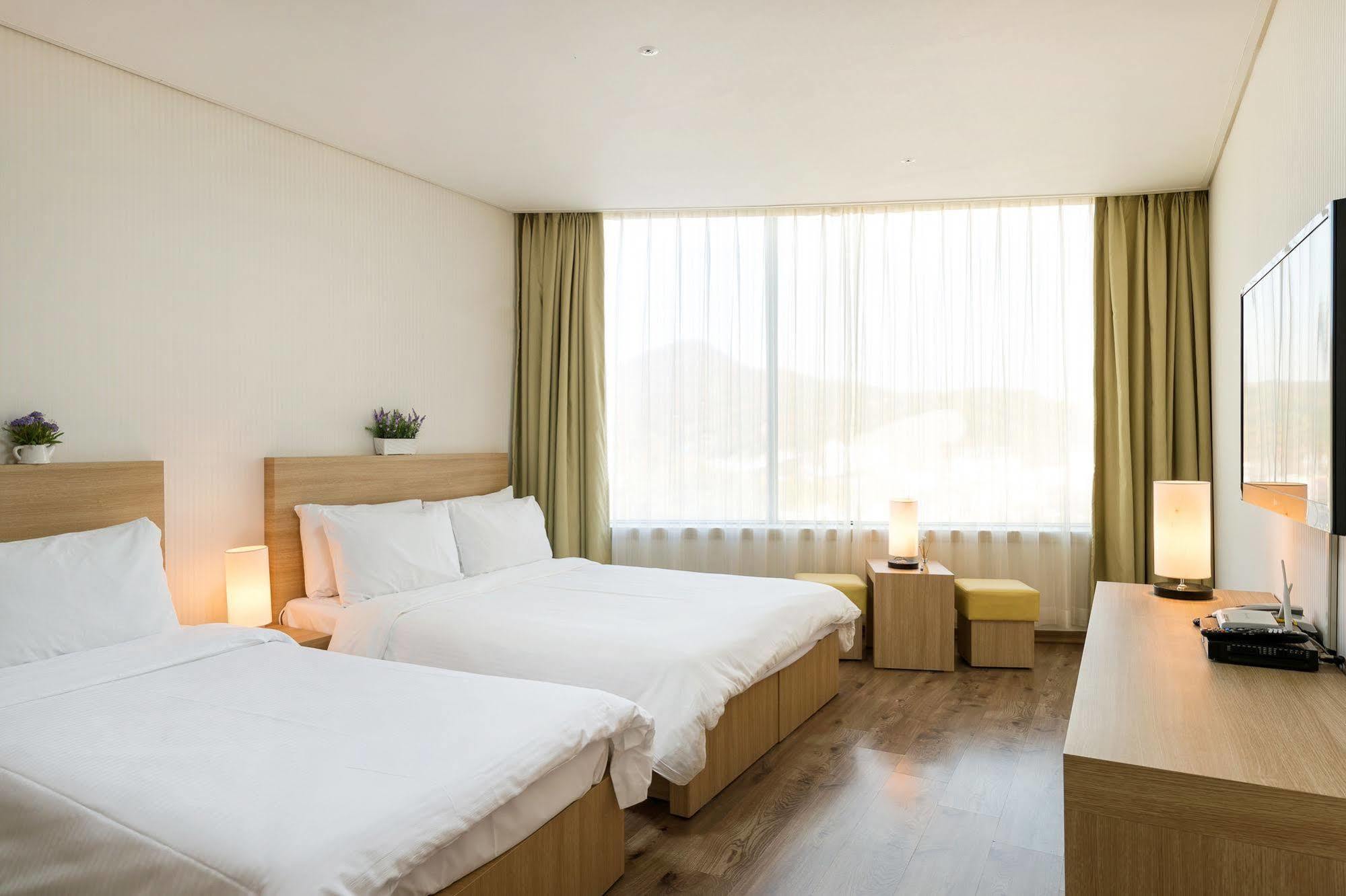 יאוסו Elena Business Hotel מראה חיצוני תמונה